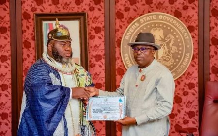 Fubara Presents Staff Of Office To Asari Dokubo As Traditional Ruler