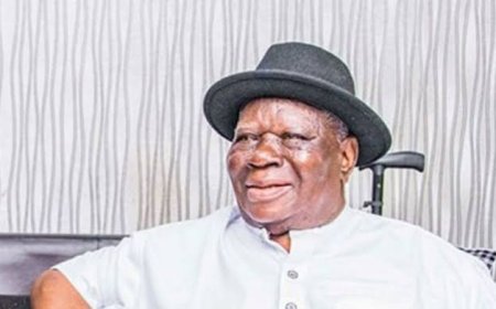 Pa Clark's death: the Fall of another Iroko -Nnia Nwodo.