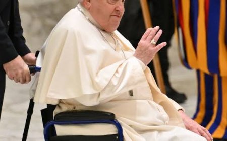 Vatican: Pope has ‘polymicrobial infection’, condition is ‘complex’