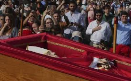 Pope Francis to receive final send-off from the people of Rome