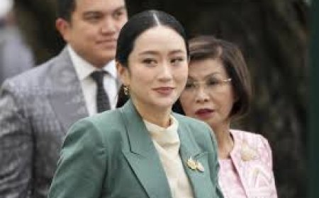 Court suspends Thailand's prime minister to investigate a leaked phone call