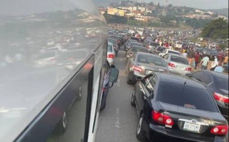 Police Disperse Pro-Nnamdi Kanu Protesters With Live Bullets