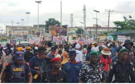 Democracy Day: EndBadGovernance Protesters Rock Lagos, Abuja: Demand Action On Insecurity, Hardship