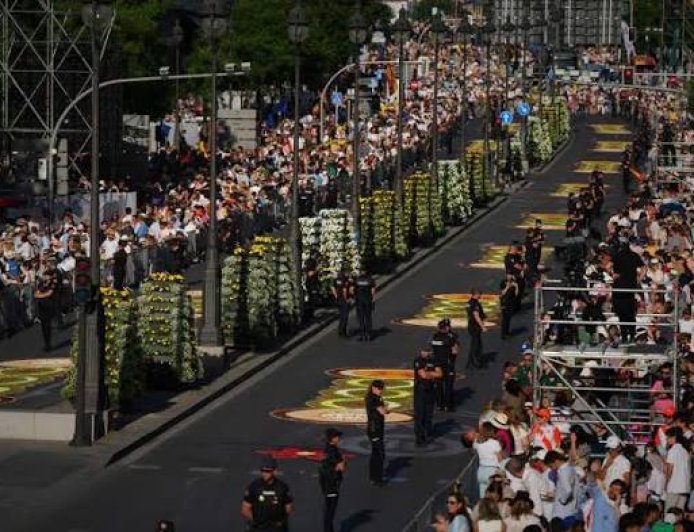 Over 1.2 Million People Attend Pope’s Mass In Madrid