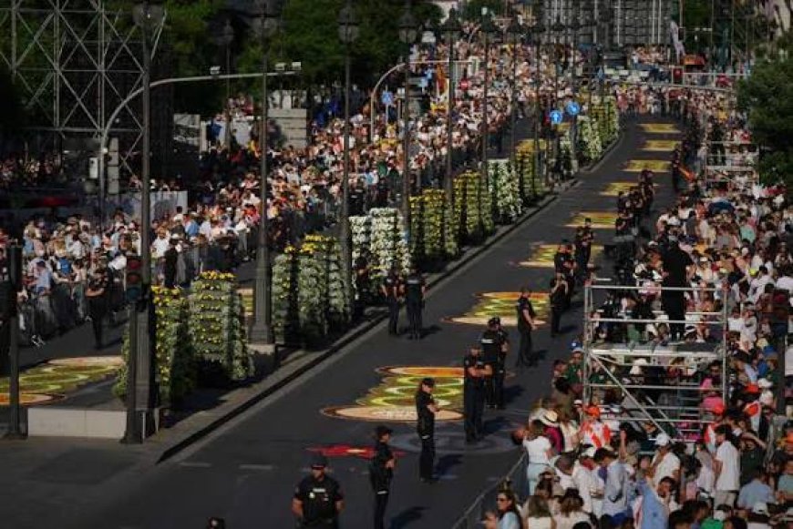 Over 1.2 Million People Attend Pope’s Mass In Madrid