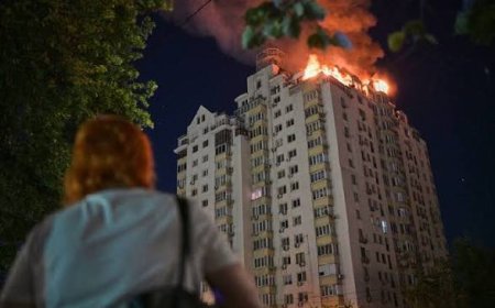 A major Russian attack kills 20 in Kyiv as Ukrainian strikes batter Moscow’s oil sector