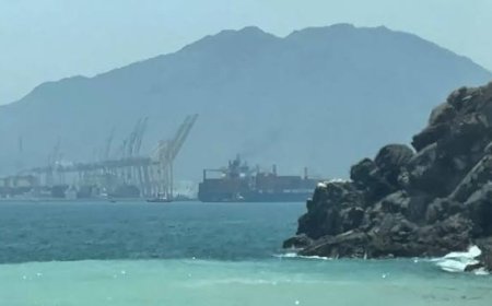 Iran Shuts Strait of Hormuz Amid Fresh Hostilities With US