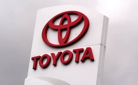Toyota recalls 655,000 Camrys over display error that may deactivate turn signals and other indicators