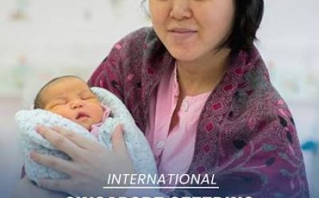 Singapore to Boost Birth Rate With $55,000 Child Support Offer