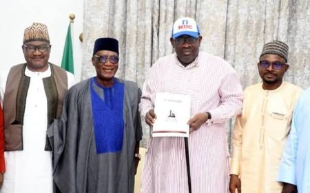 Seriake Dickson Restates Commitment to Multi-party Democracy, As Leadership Newspaper Nominates Him Politician of The Year 2006 