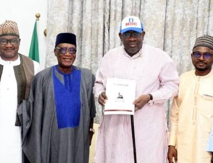 Seriake Dickson Restates Commitment to Multi-party Democracy, As Leadership Newspaper Nominates Him Politician of The Year 2006 
