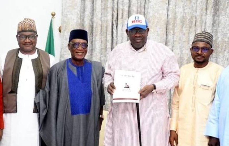 Seriake Dickson Restates Commitment to Multi-party Democracy, As Leadership Newspaper Nominates Him Politician of The Year 2006 